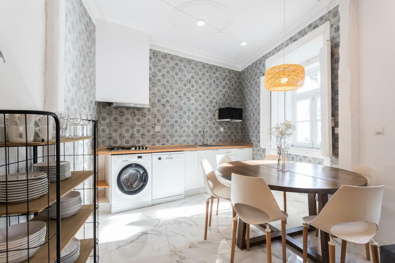 Alfama Tale Four-Bedroom Apartment W/ River View - By Lu Holidays Lisabona Exterior foto