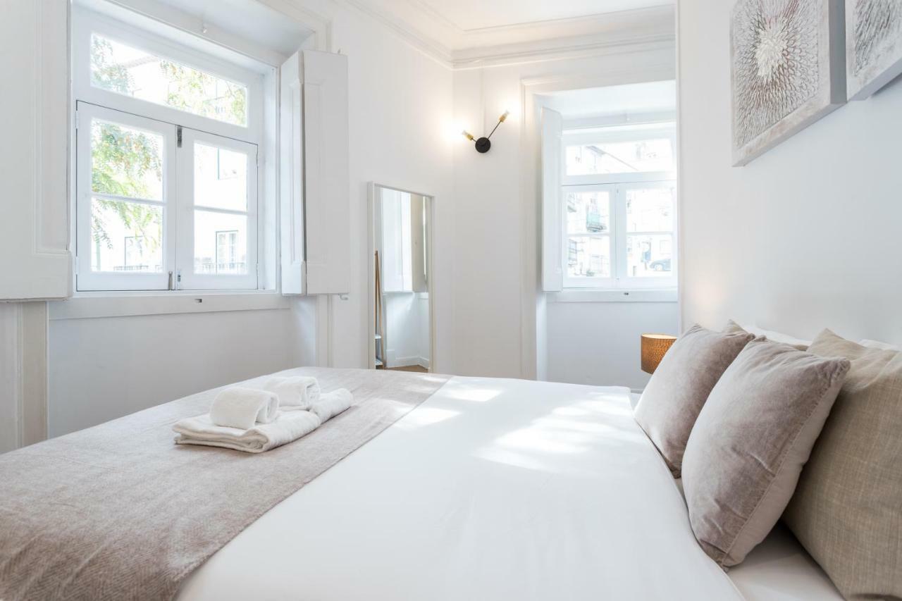 Alfama Tale Four-Bedroom Apartment W/ River View - By Lu Holidays Lisabona Exterior foto